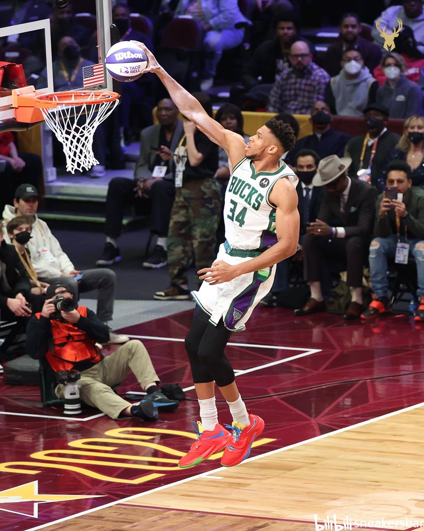 辽宁男篮王哲林末节关键表现（王哲林末节爆发助辽宁男篮锁定胜局）