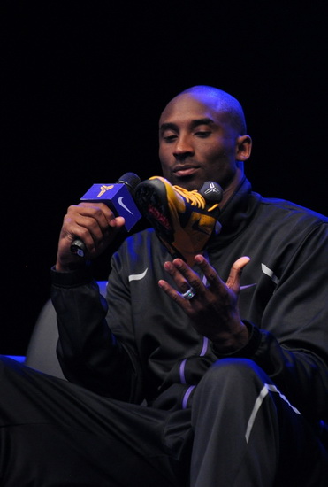 那不勒斯vs亚特兰大：麦克托米奈、霍伊伦首发，卢克曼、德凯特拉雷出战（那不勒斯对阵亚特兰大：麦克托米奈、霍伊伦先发，卢克曼与德凯特拉雷登场）