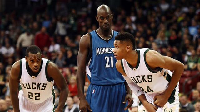 曼联拉什福德末段进球绝杀热刺（拉什福德压哨破门助曼联险胜热刺）