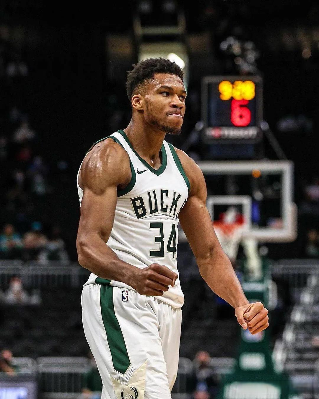 万项：距离理想中的球员还差很多；最后两场比赛不会放松（万项：离理想球员标准仍有不小差距，收官两战绝不松懈）