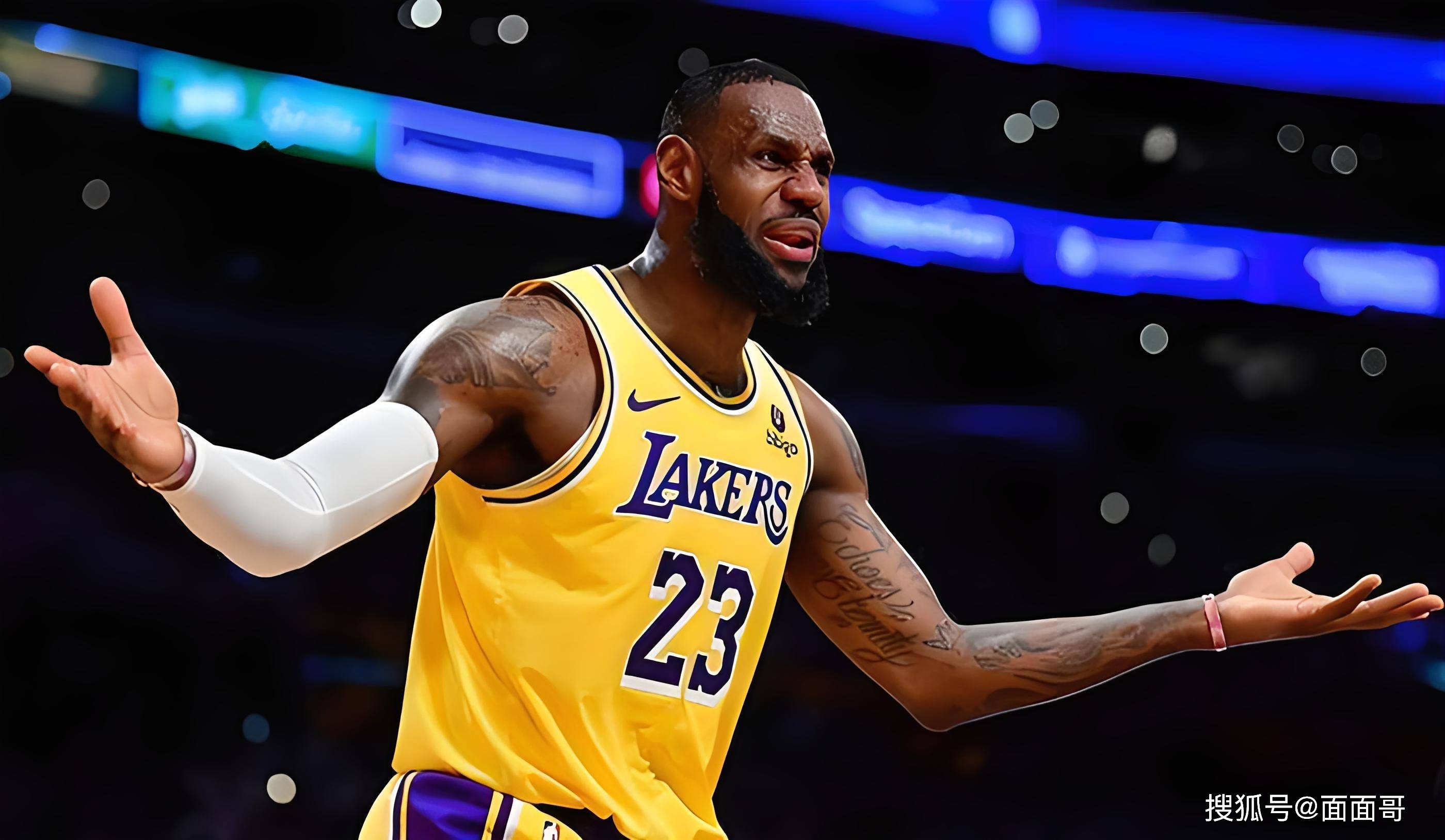 足球英超球队高薪续约门将，球迷满意（英超队豪薪续签主力门将，球迷齐声点赞）