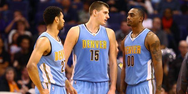 足球中国球员转会费再创新高（中国足球球员转会费再度刷新纪录）