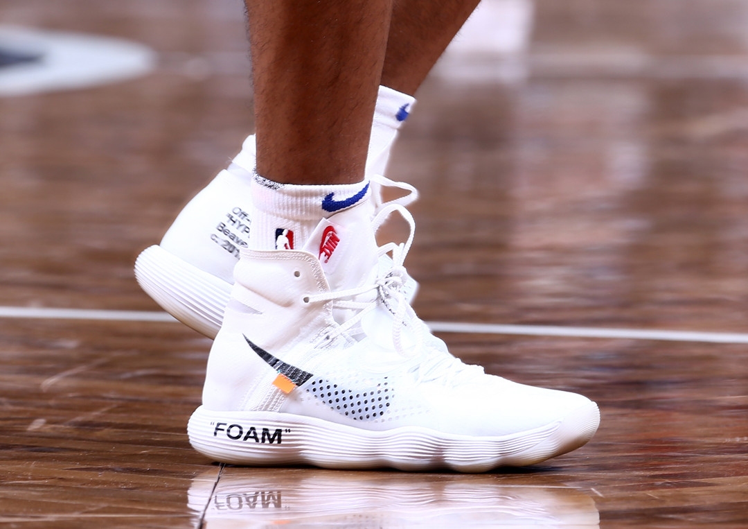 TA跟队：姆巴佩和卡马文加没有参加皇马今天的训练（TA随队记者：姆巴佩与卡马文加缺席皇马今日训练）